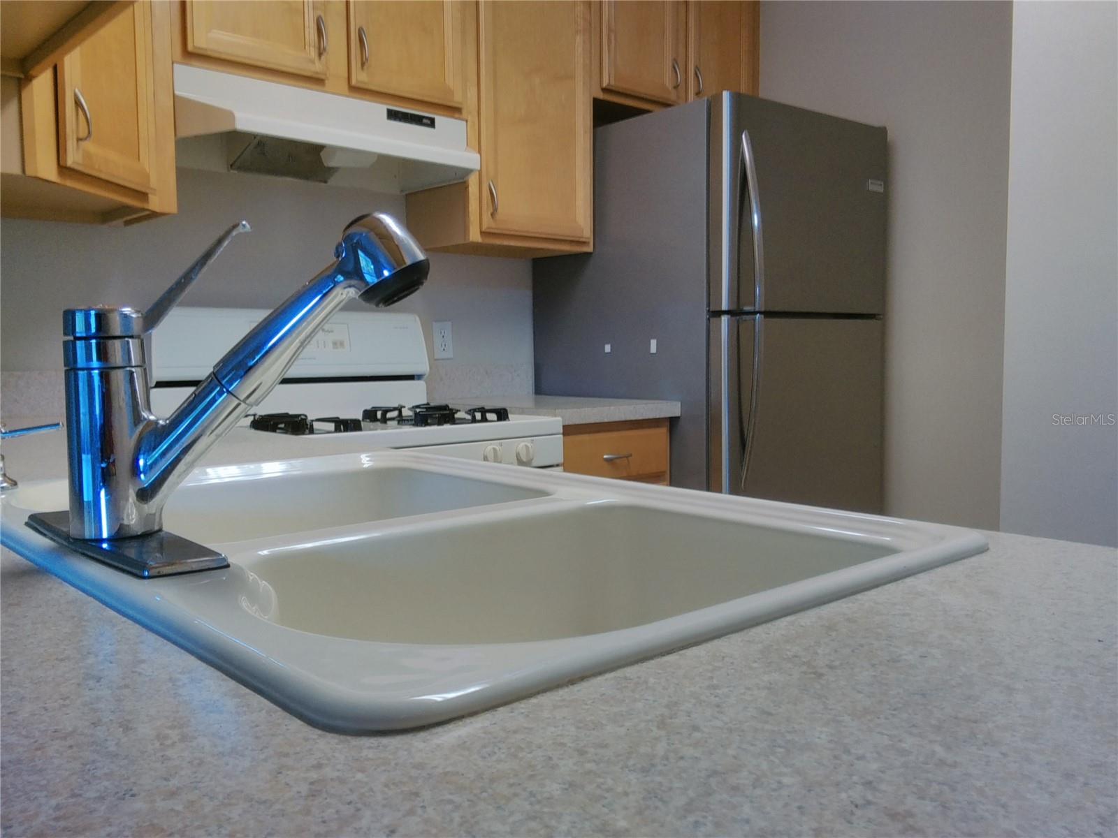 910 HARTFORD DR, DELAND, FL, 32724