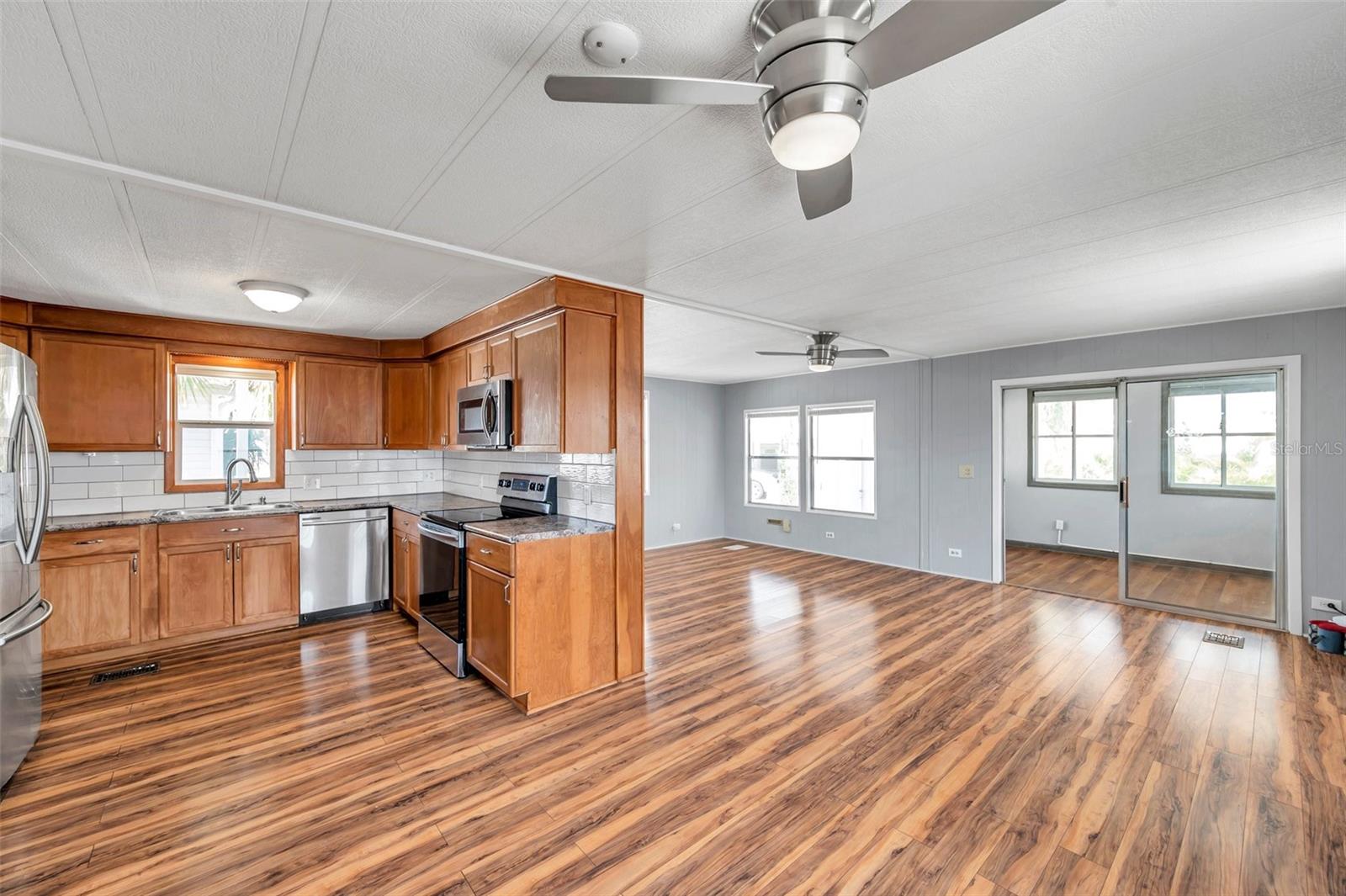 4851 W GANDY BLVD #B3 L8, TAMPA, FL, 33611