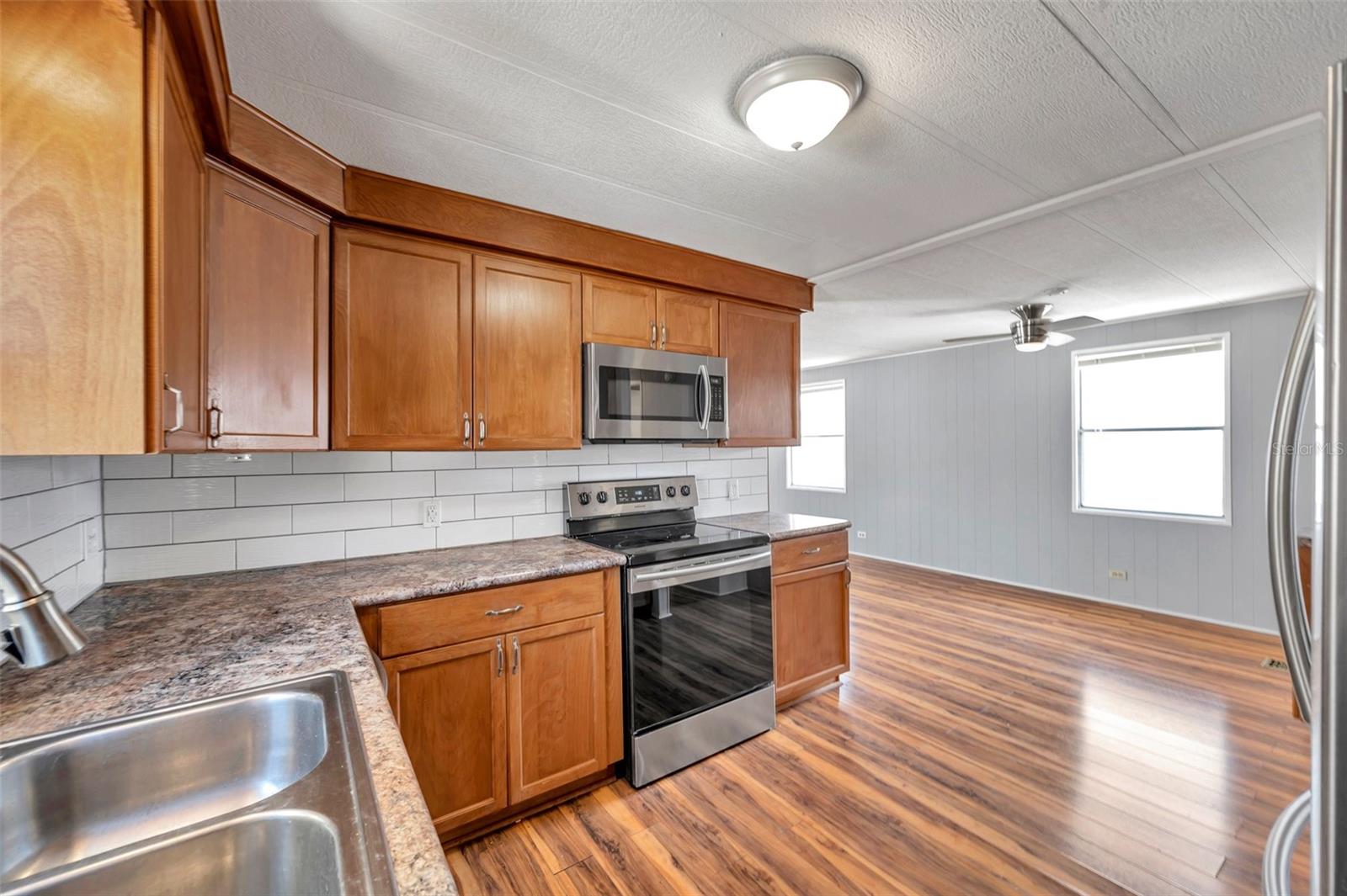 4851 W GANDY BLVD #B3 L8, TAMPA, FL, 33611