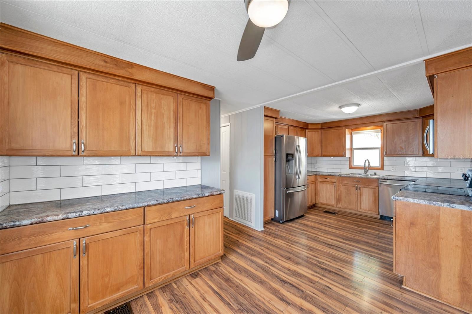 4851 W GANDY BLVD #B3 L8, TAMPA, FL, 33611