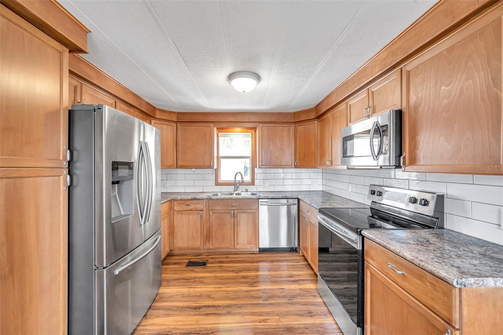 4851 W GANDY BLVD #B3 L8, TAMPA, FL, 33611