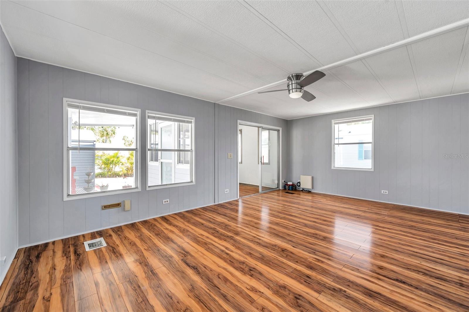 4851 W GANDY BLVD #B3 L8, TAMPA, FL, 33611