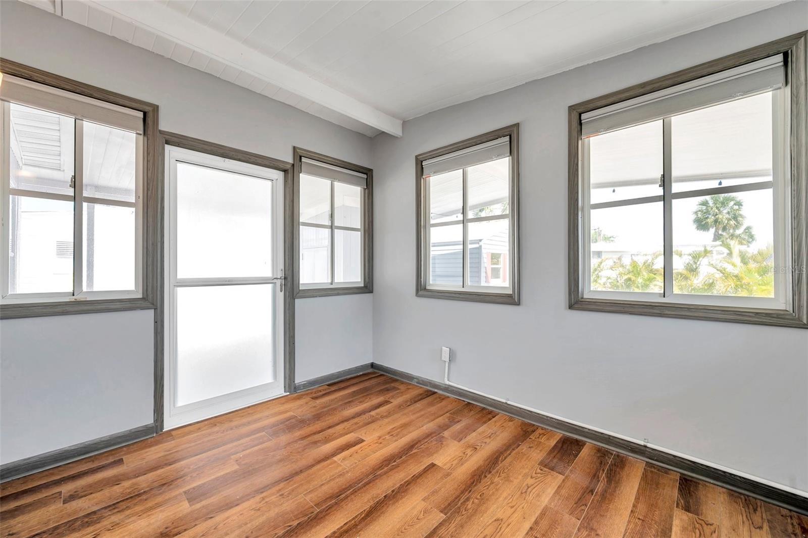 4851 W GANDY BLVD #B3 L8, TAMPA, FL, 33611