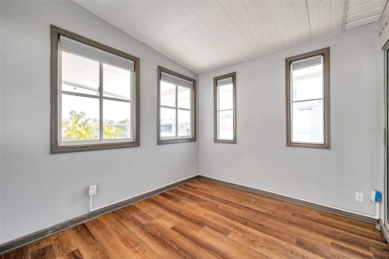 4851 W GANDY BLVD #B3 L8, TAMPA, FL, 33611