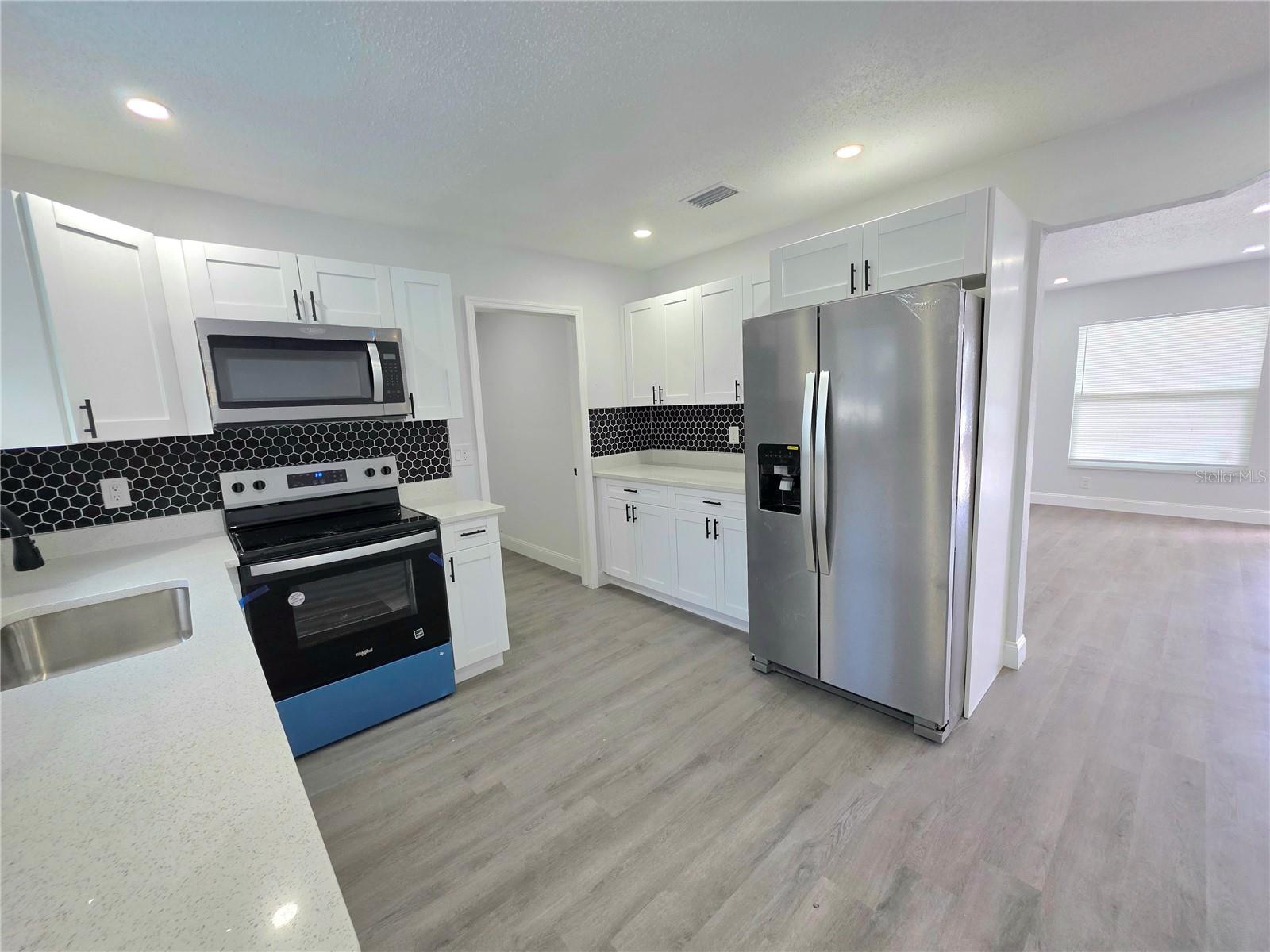 3311 W PARIS ST, TAMPA, FL, 33614