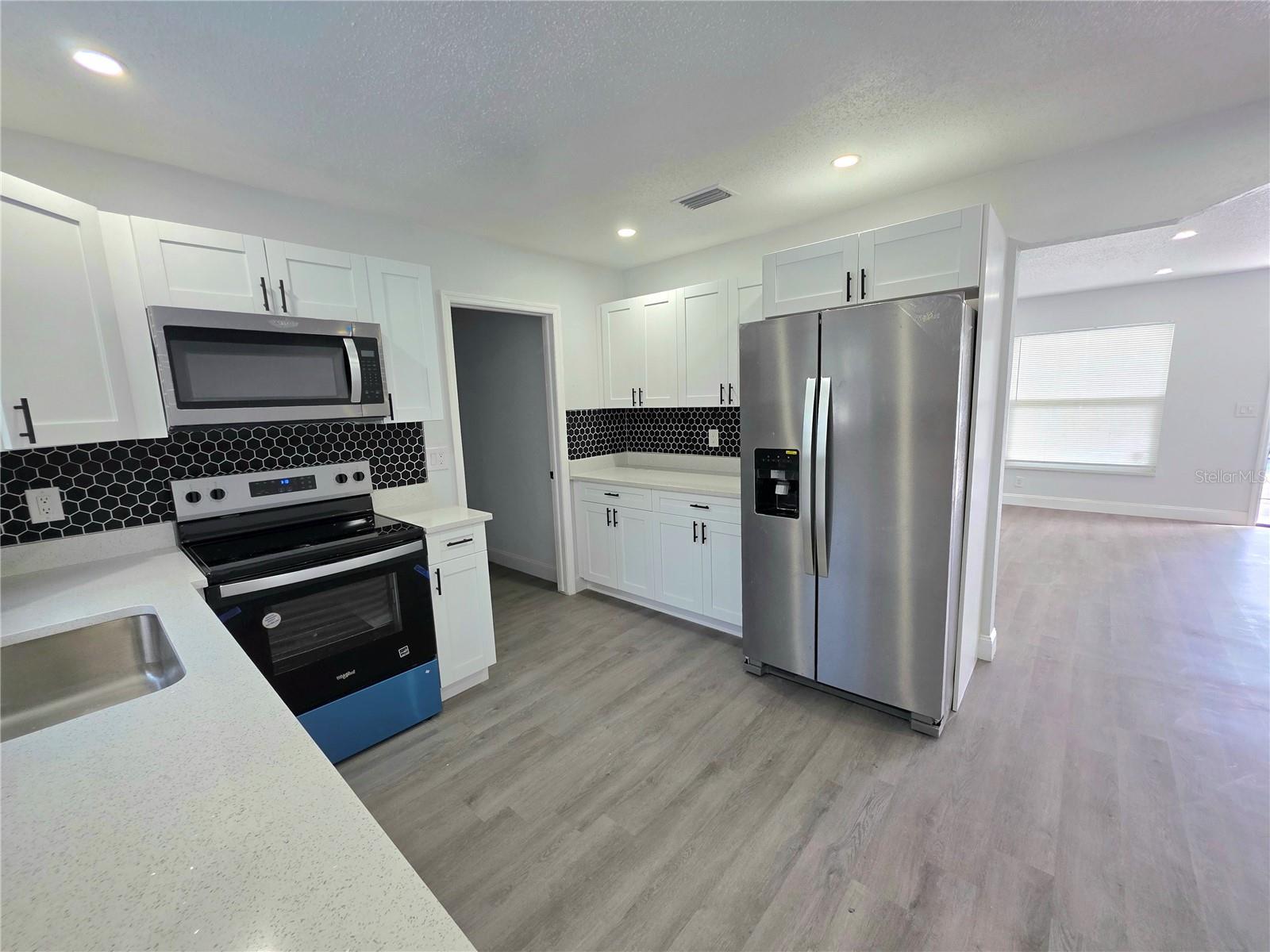 3311 W PARIS ST, TAMPA, FL, 33614