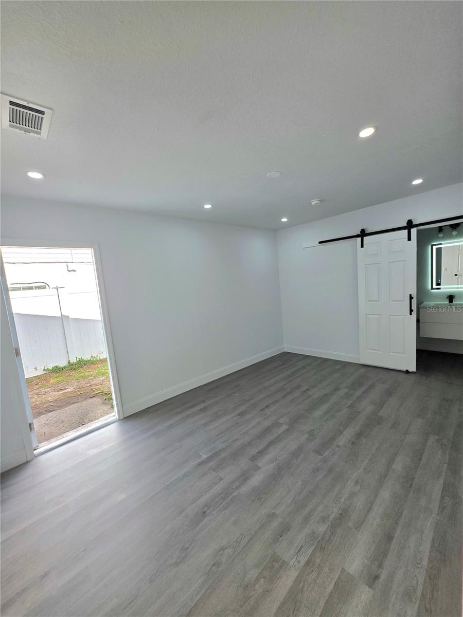 3311 W PARIS ST, TAMPA, FL, 33614