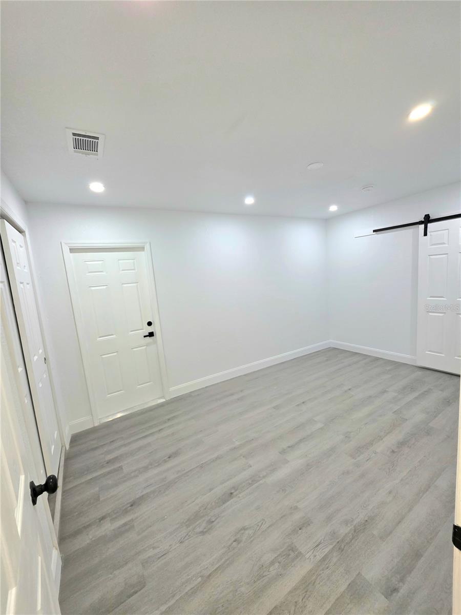 3311 W PARIS ST, TAMPA, FL, 33614