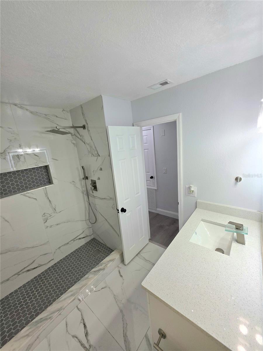 3311 W PARIS ST, TAMPA, FL, 33614