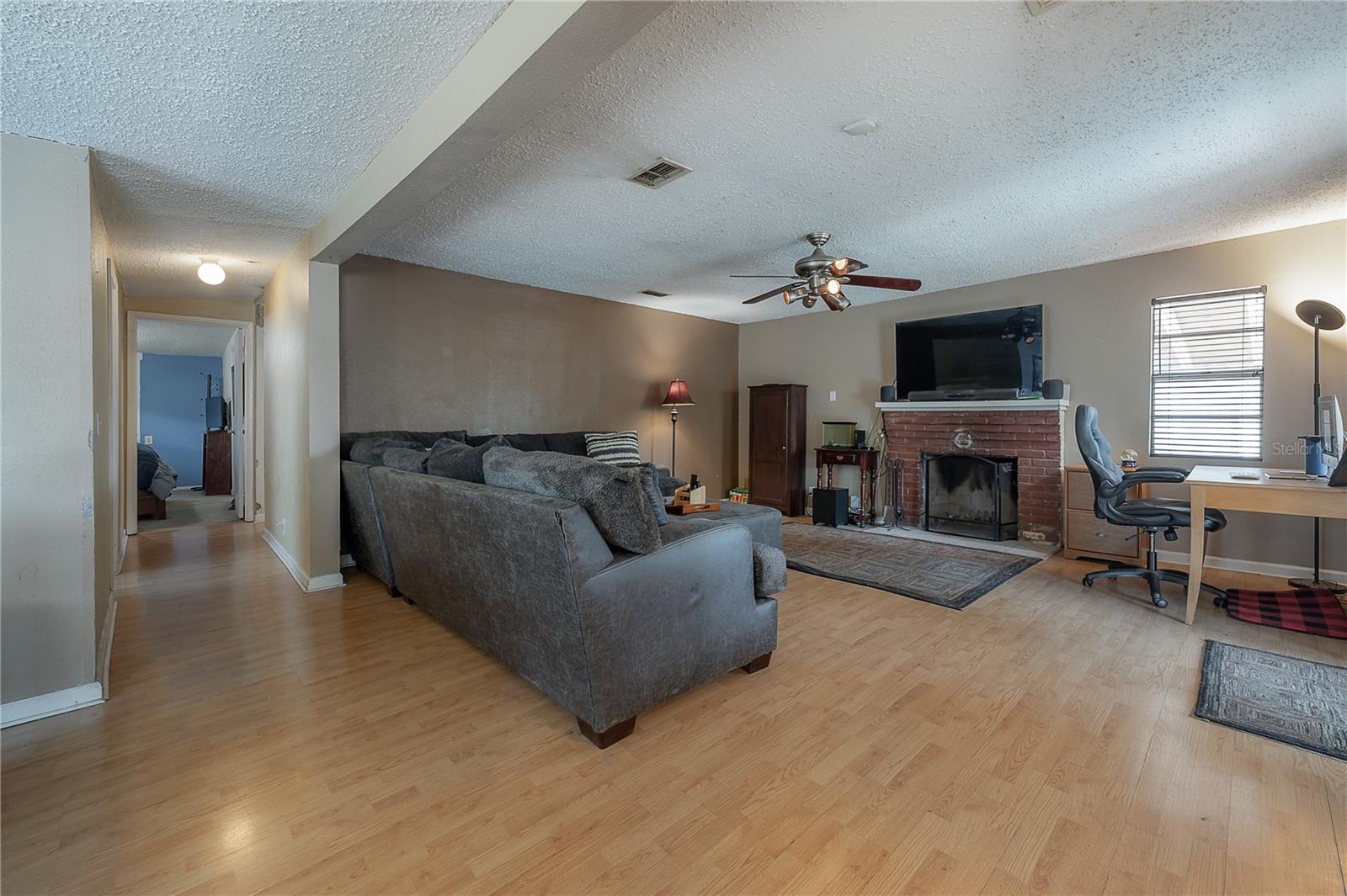 6702 N BRANCH AVE, TAMPA, FL, 33604