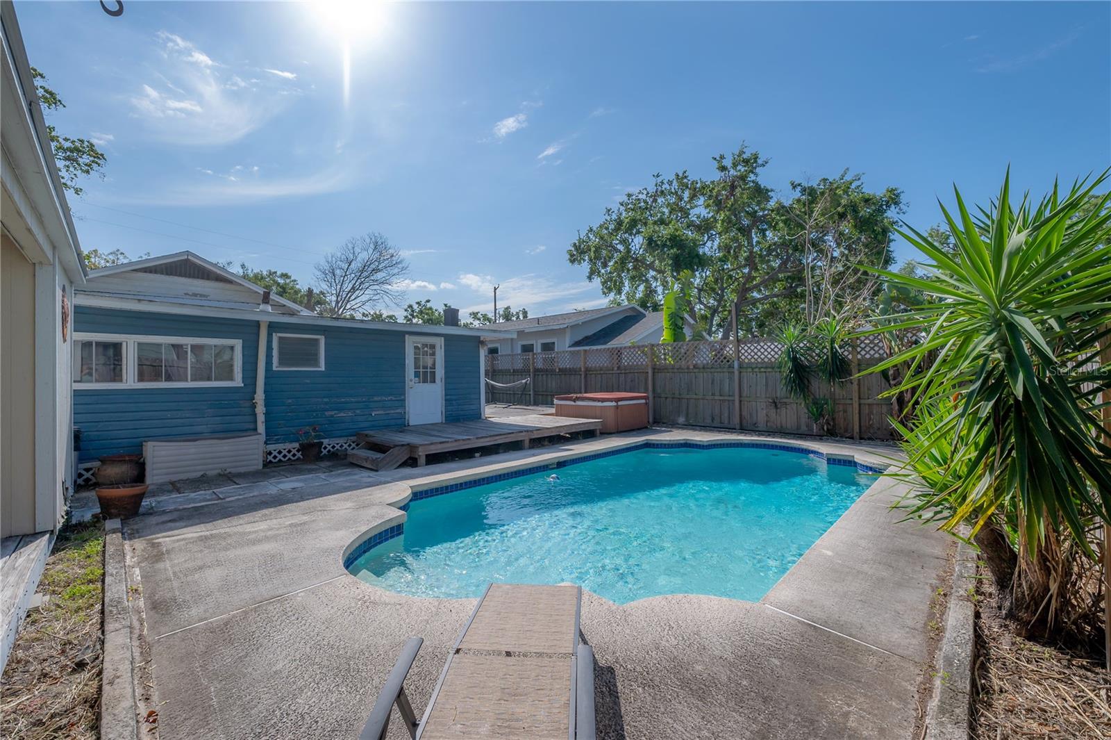 6702 N BRANCH AVE, TAMPA, FL, 33604