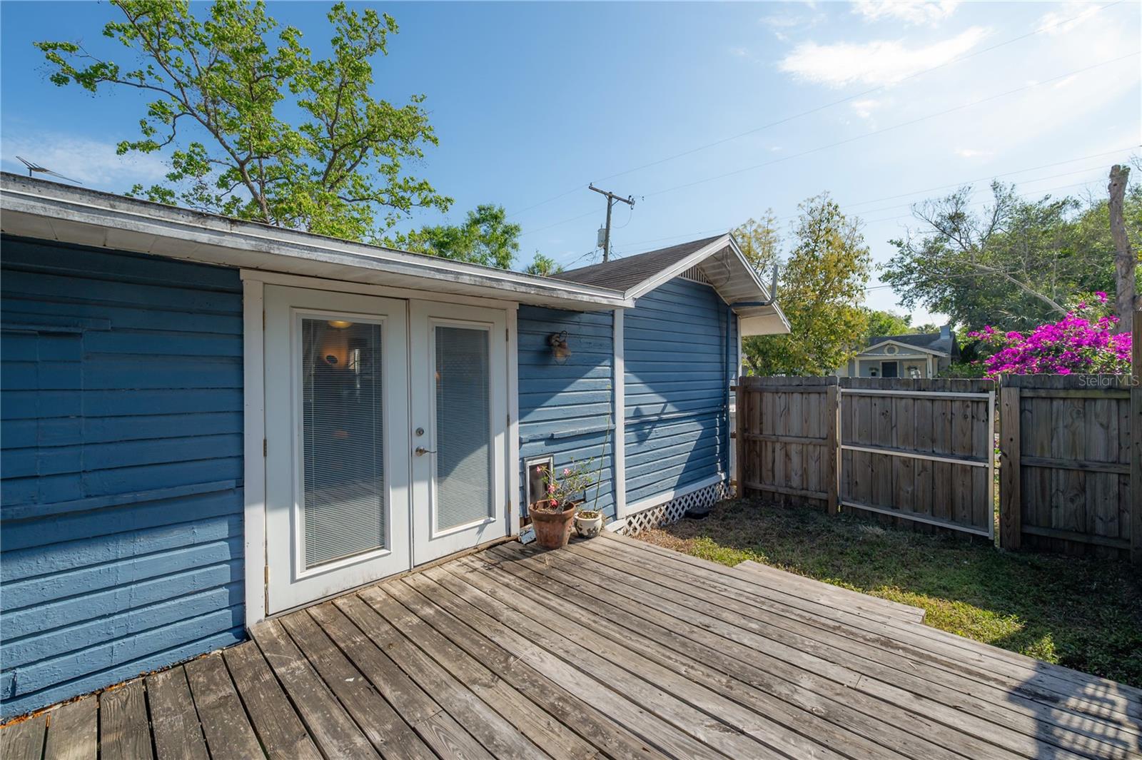 6702 N BRANCH AVE, TAMPA, FL, 33604