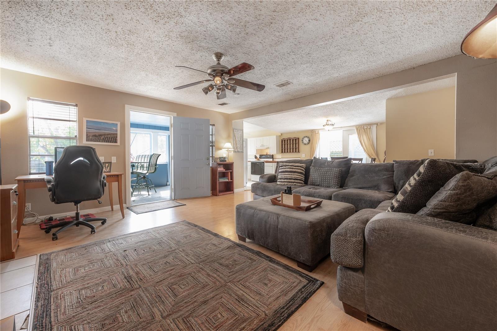 6702 N BRANCH AVE, TAMPA, FL, 33604