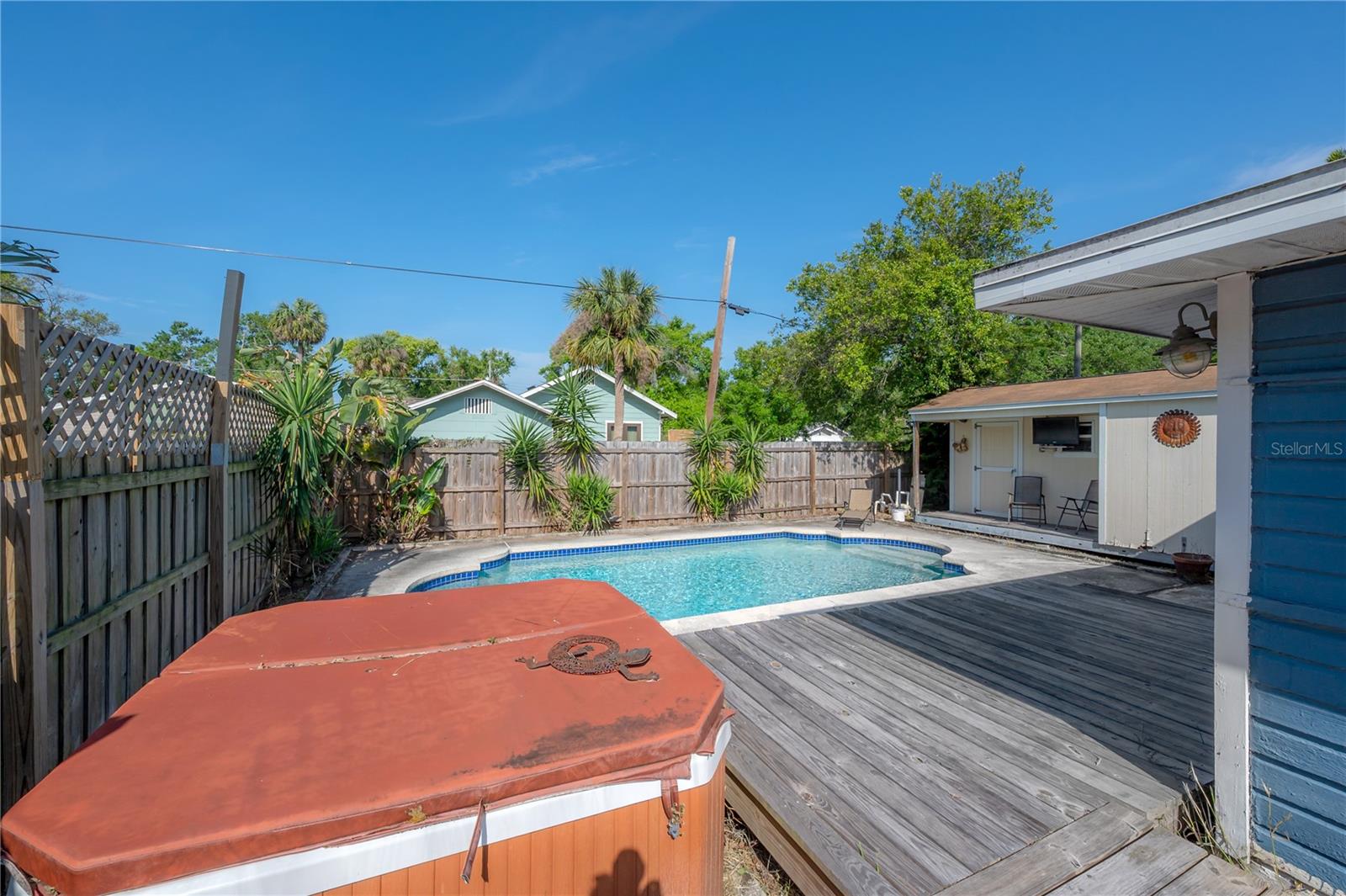 6702 N BRANCH AVE, TAMPA, FL, 33604