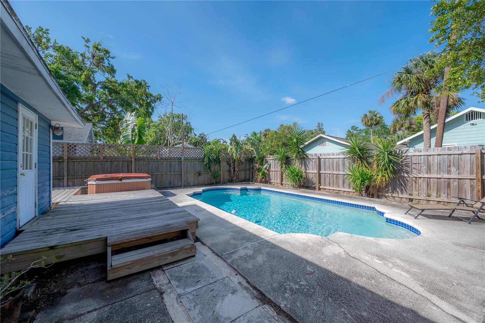 6702 N BRANCH AVE, TAMPA, FL, 33604