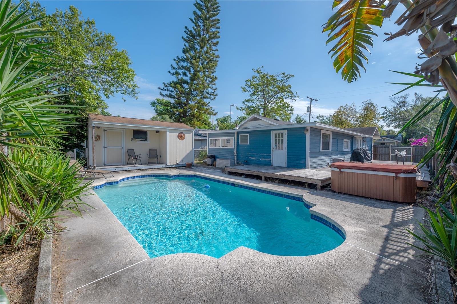 6702 N BRANCH AVE, TAMPA, FL, 33604