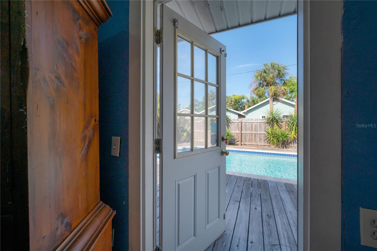 6702 N BRANCH AVE, TAMPA, FL, 33604