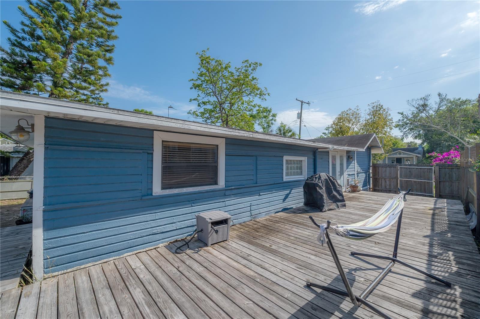 6702 N BRANCH AVE, TAMPA, FL, 33604