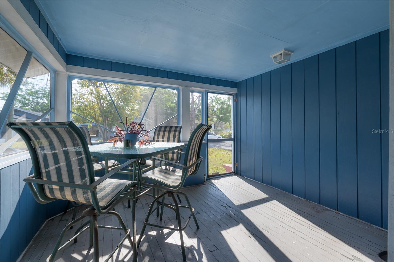 6702 N BRANCH AVE, TAMPA, FL, 33604