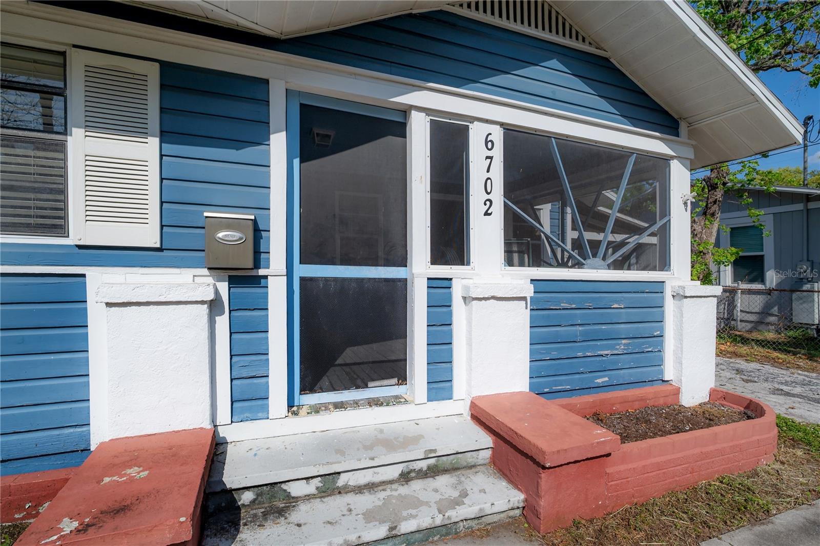 6702 N BRANCH AVE, TAMPA, FL, 33604