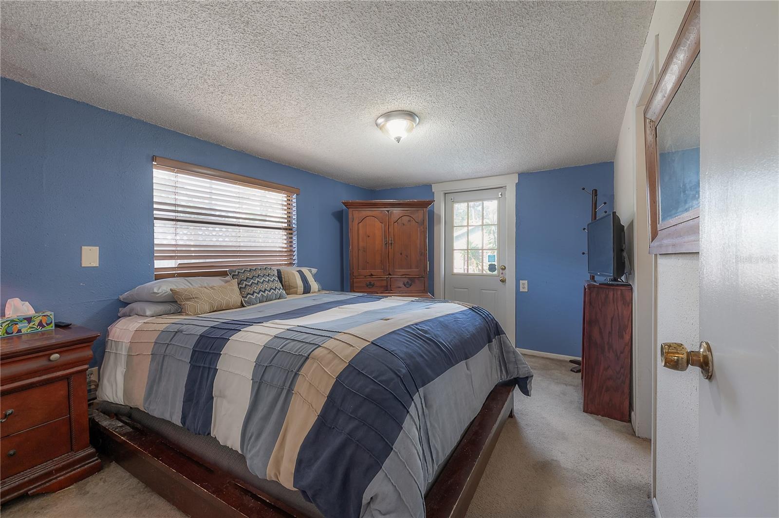 6702 N BRANCH AVE, TAMPA, FL, 33604