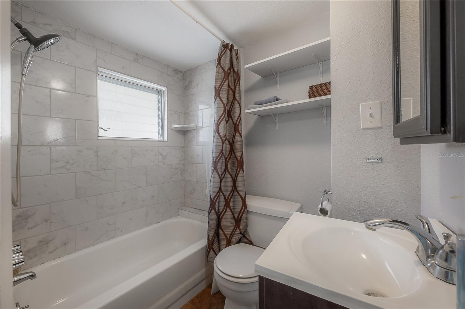 6702 N BRANCH AVE, TAMPA, FL, 33604