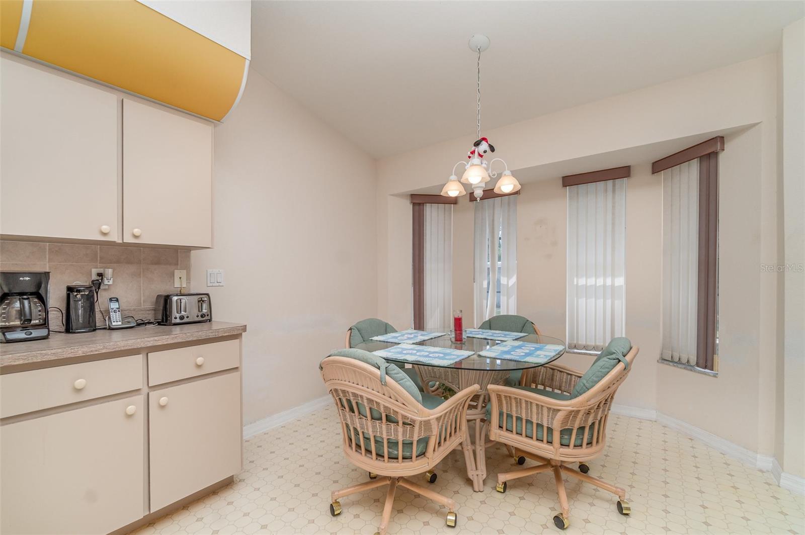 18379 EDGEWATER DR, PORT CHARLOTTE, FL, 33948