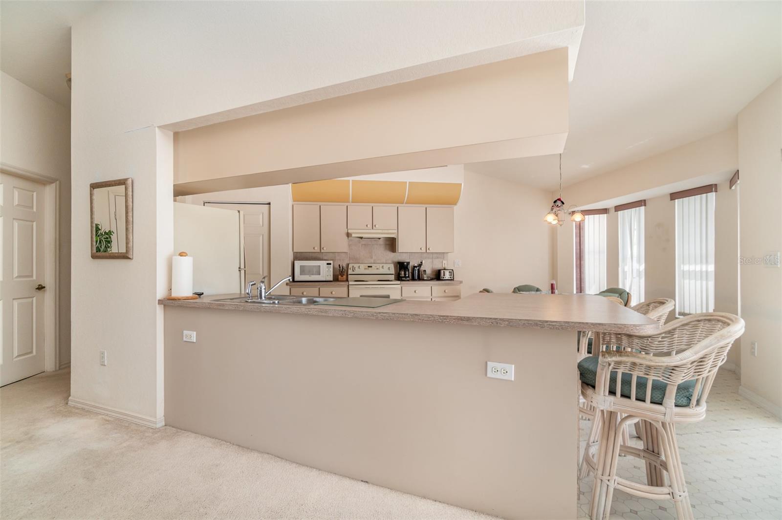 18379 EDGEWATER DR, PORT CHARLOTTE, FL, 33948