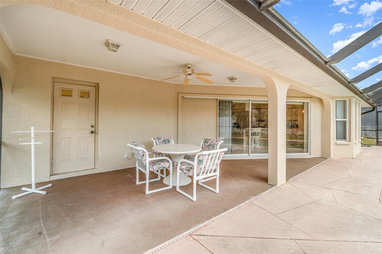 18379 EDGEWATER DR, PORT CHARLOTTE, FL, 33948