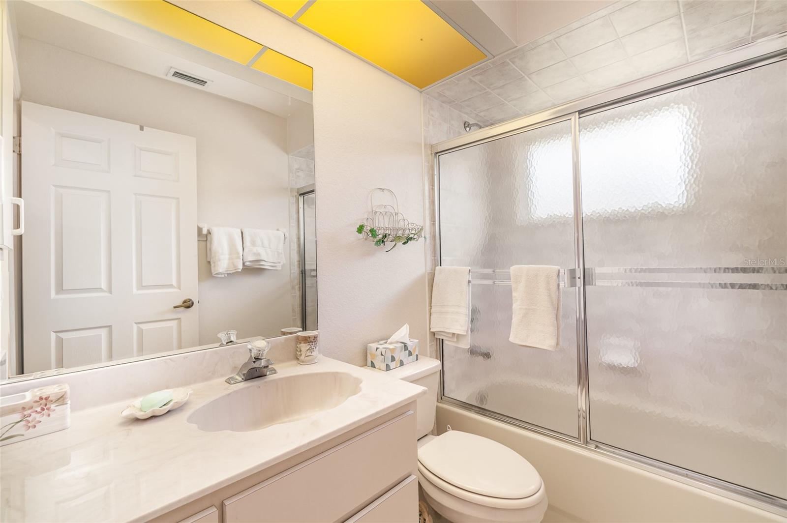 18379 EDGEWATER DR, PORT CHARLOTTE, FL, 33948