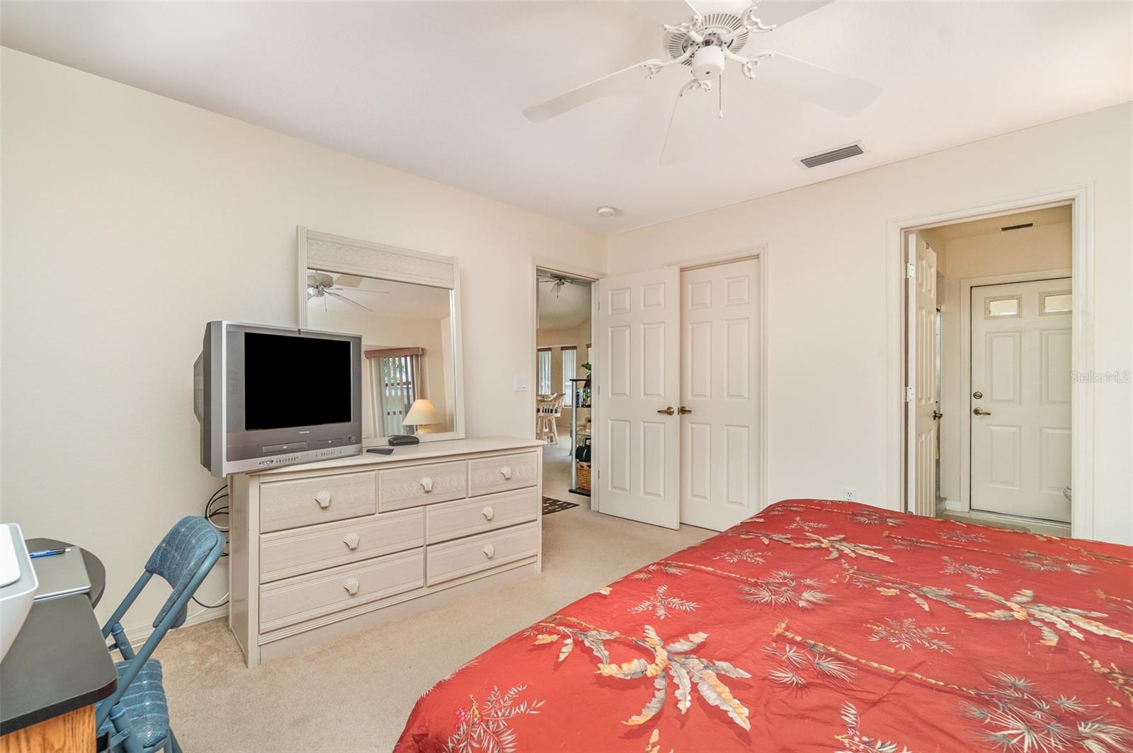 18379 EDGEWATER DR, PORT CHARLOTTE, FL, 33948