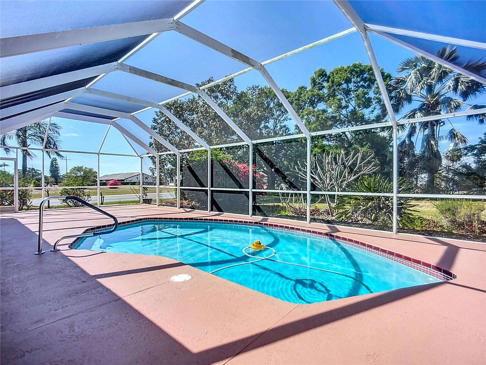 1402 BLUEWATER DR, SUN CITY CENTER, FL, 33573