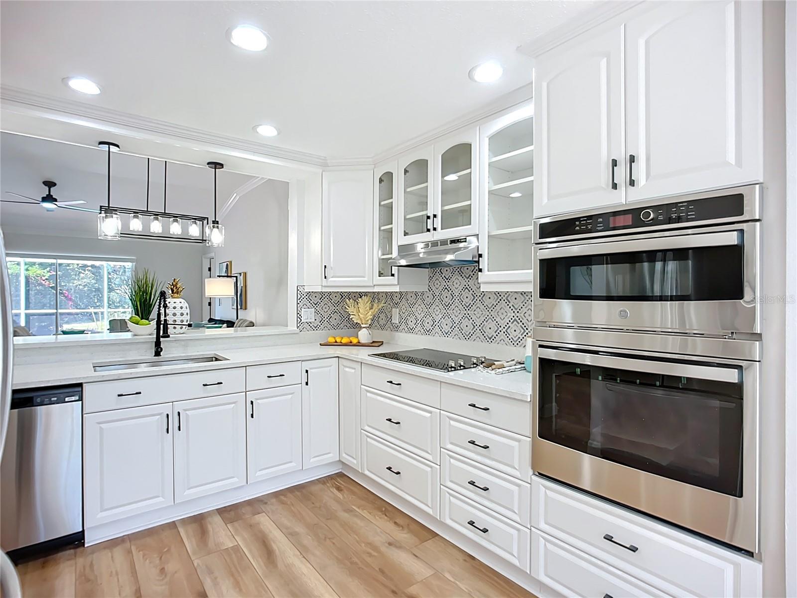 1402 BLUEWATER DR, SUN CITY CENTER, FL, 33573