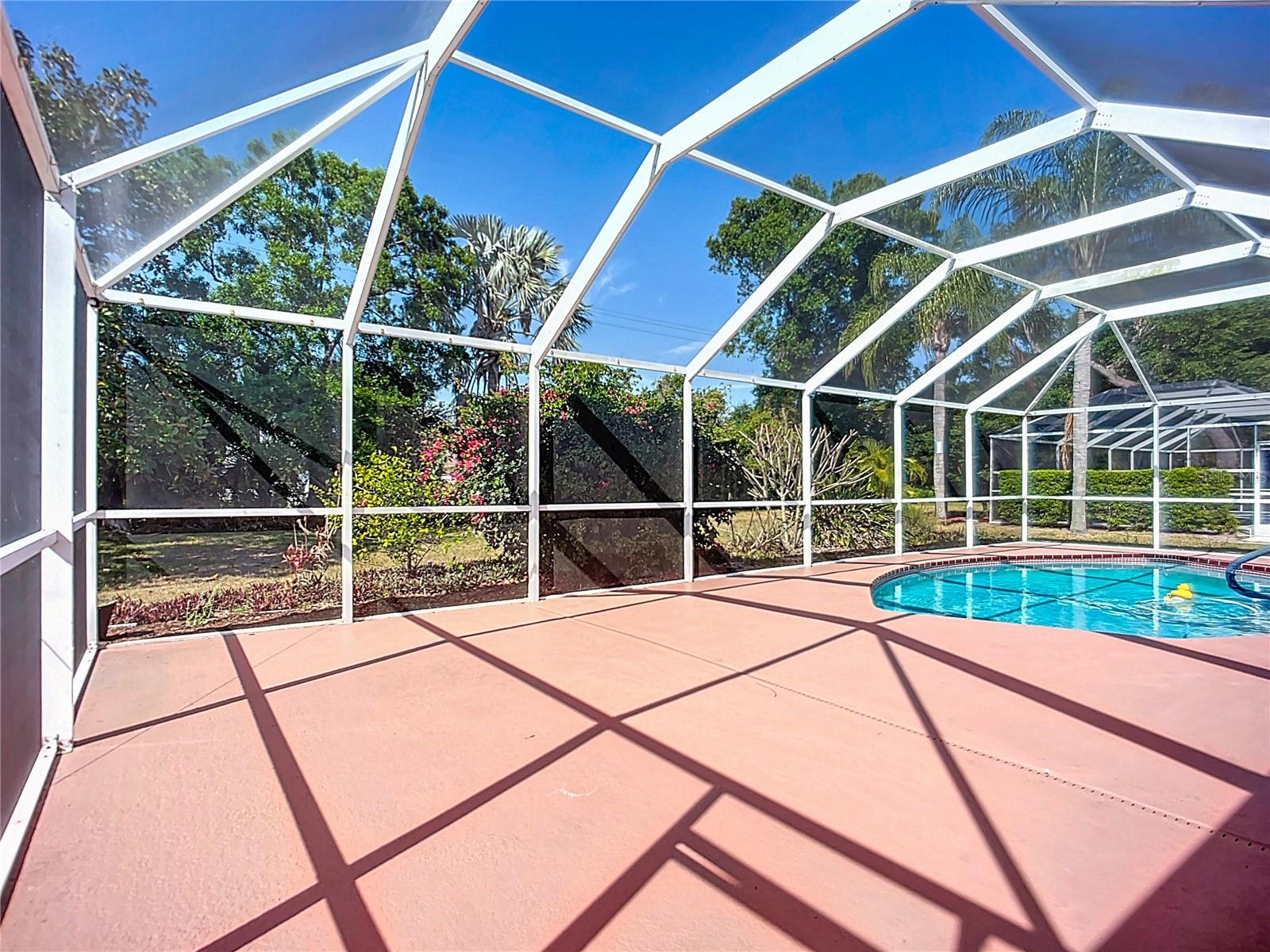 1402 BLUEWATER DR, SUN CITY CENTER, FL, 33573