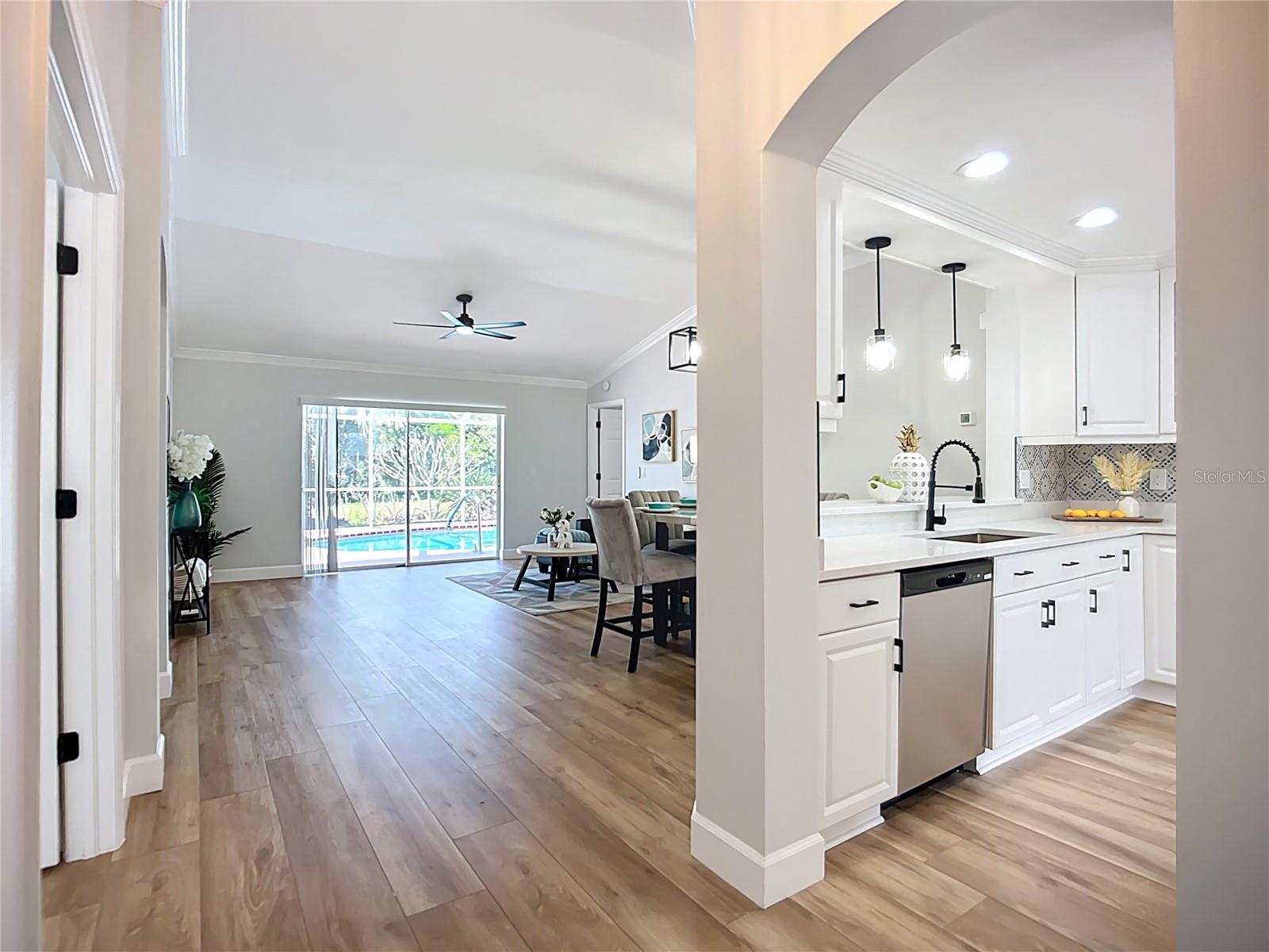 1402 BLUEWATER DR, SUN CITY CENTER, FL, 33573