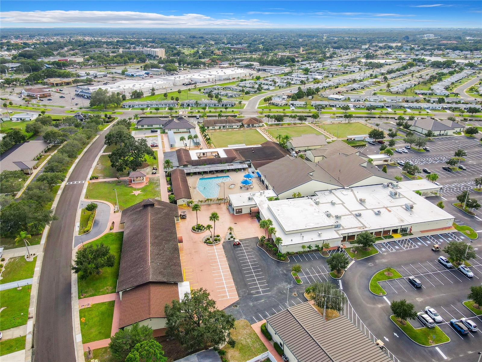 1402 BLUEWATER DR, SUN CITY CENTER, FL, 33573