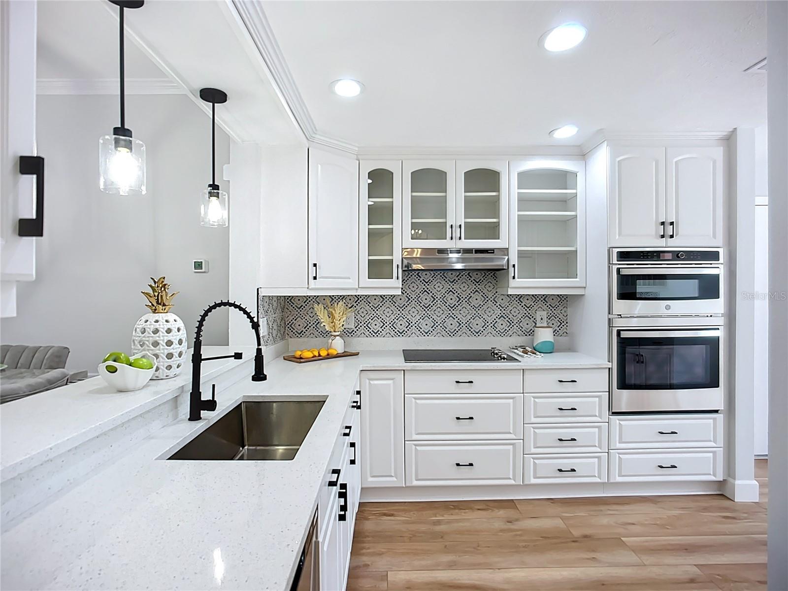 1402 BLUEWATER DR, SUN CITY CENTER, FL, 33573