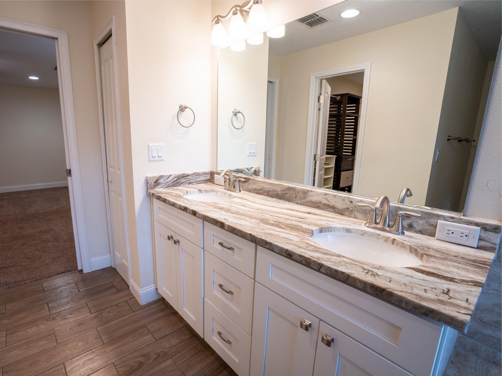 727 HULL ISLAND DR, OAKLAND, FL, 34787