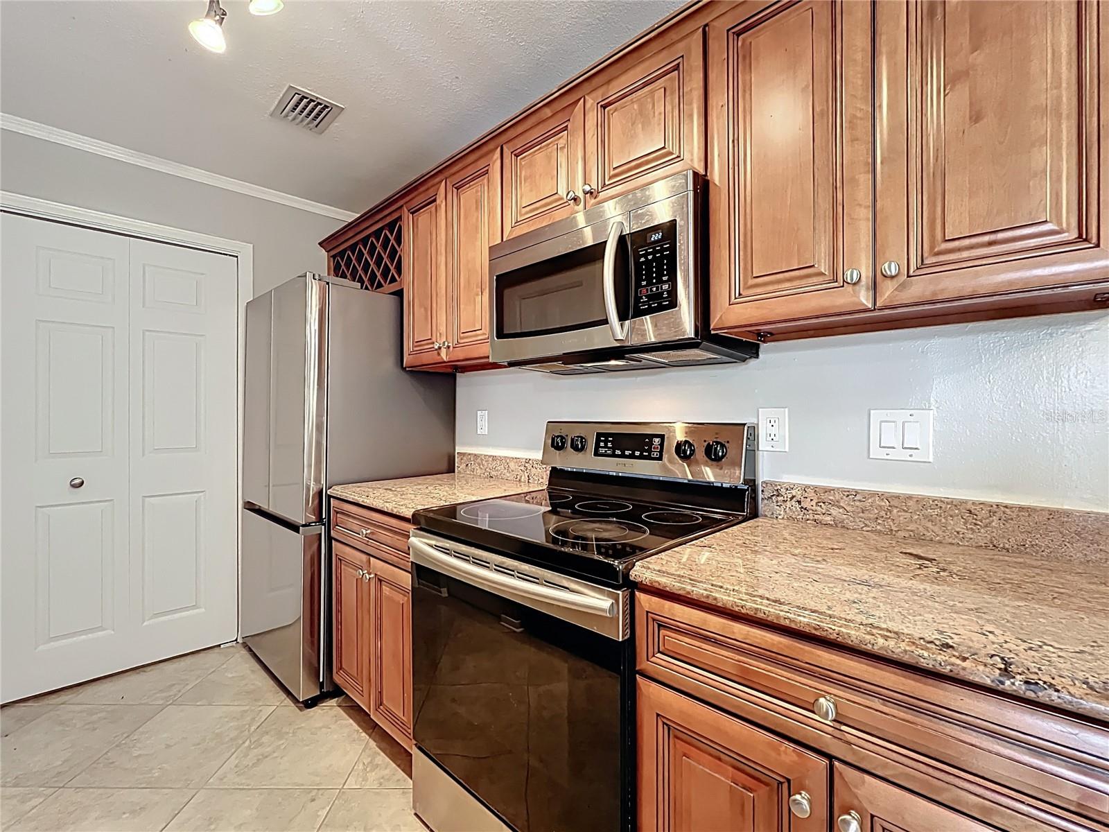 2513 GRASSY POINT DR #107, LAKE MARY, FL, 32746