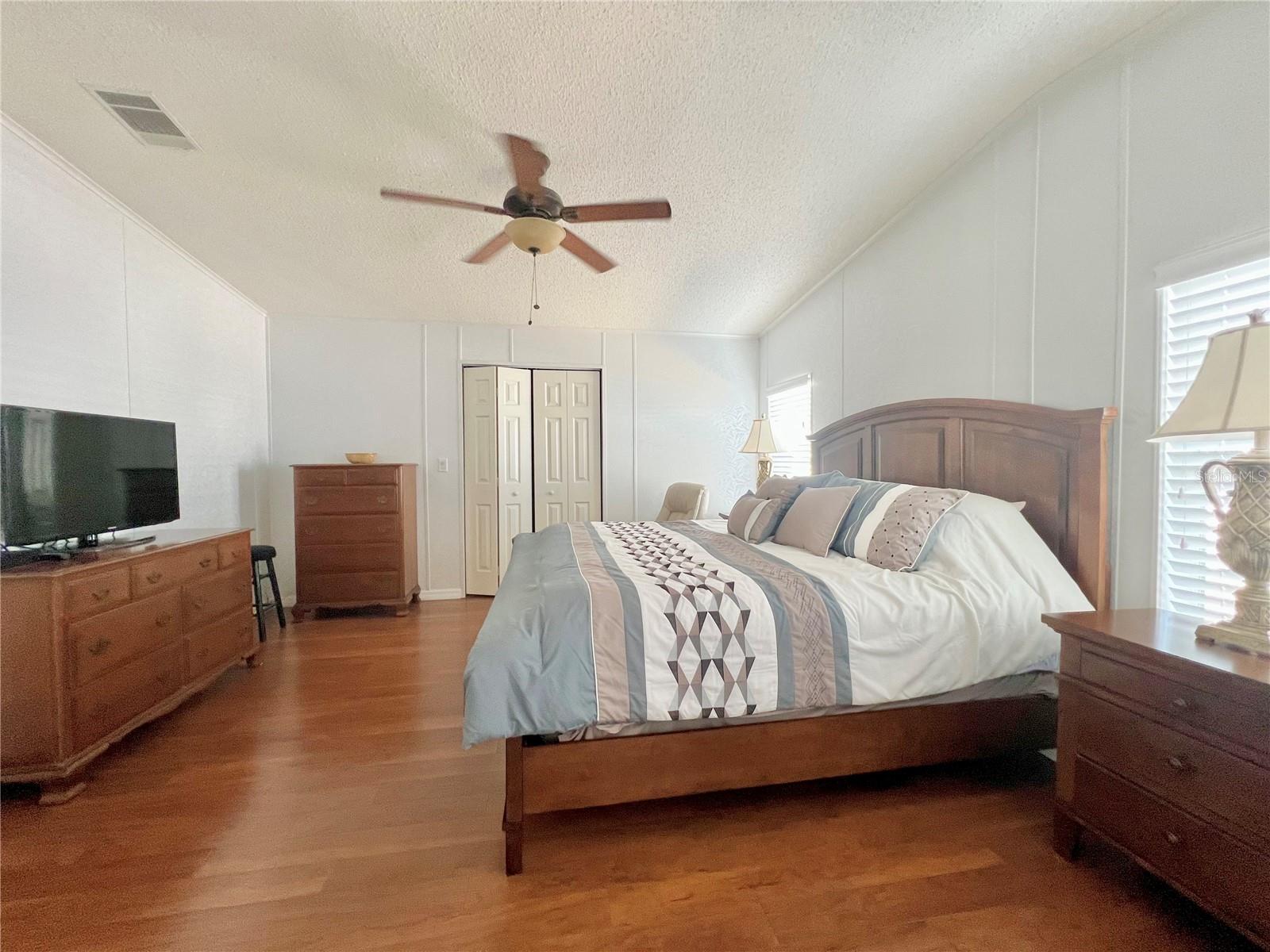 1100 BELCHER RD S #512, LARGO, FL, 33771