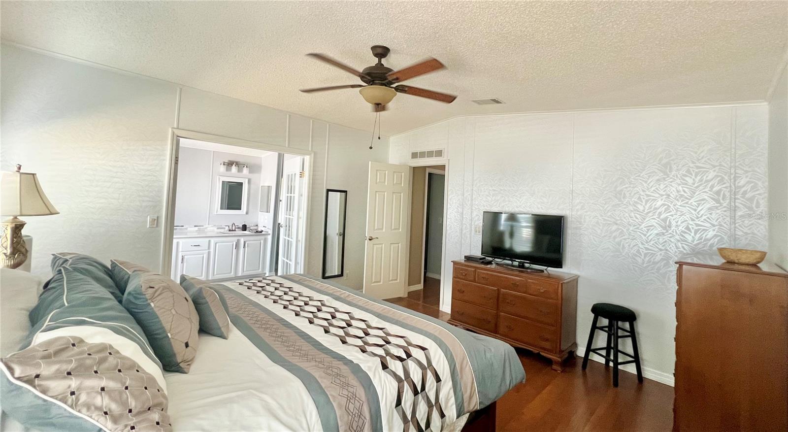 1100 BELCHER RD S #512, LARGO, FL, 33771