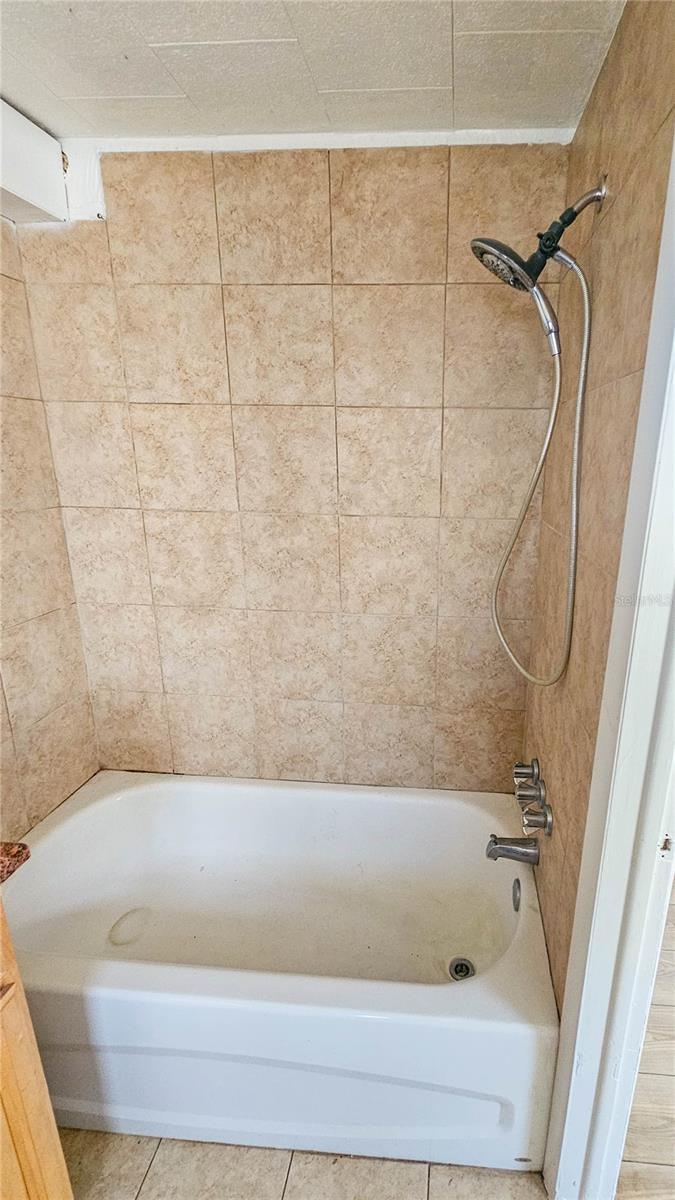 527 4TH AVE NW, LARGO, FL, 33770