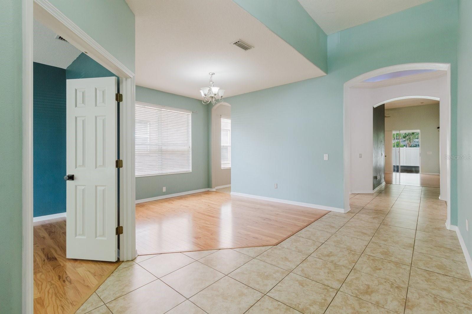 10229 AVELAR RIDGE DR, RIVERVIEW, FL, 33578