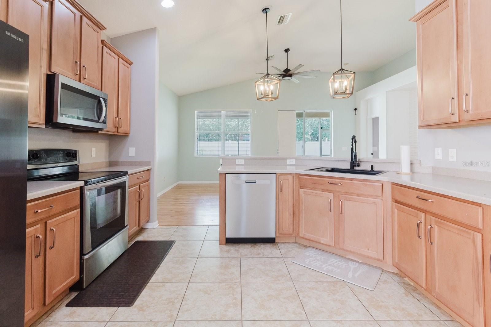 10229 AVELAR RIDGE DR, RIVERVIEW, FL, 33578