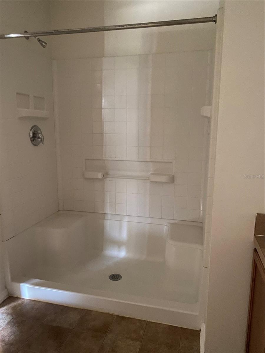 2646 EDGEWATER FALLS DR, BRANDON, FL, 33511