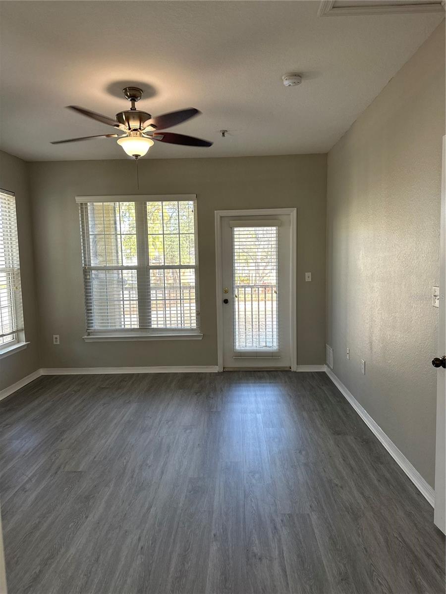 10102 COURTNEY OAKS CIR #202, TAMPA, FL, 33619