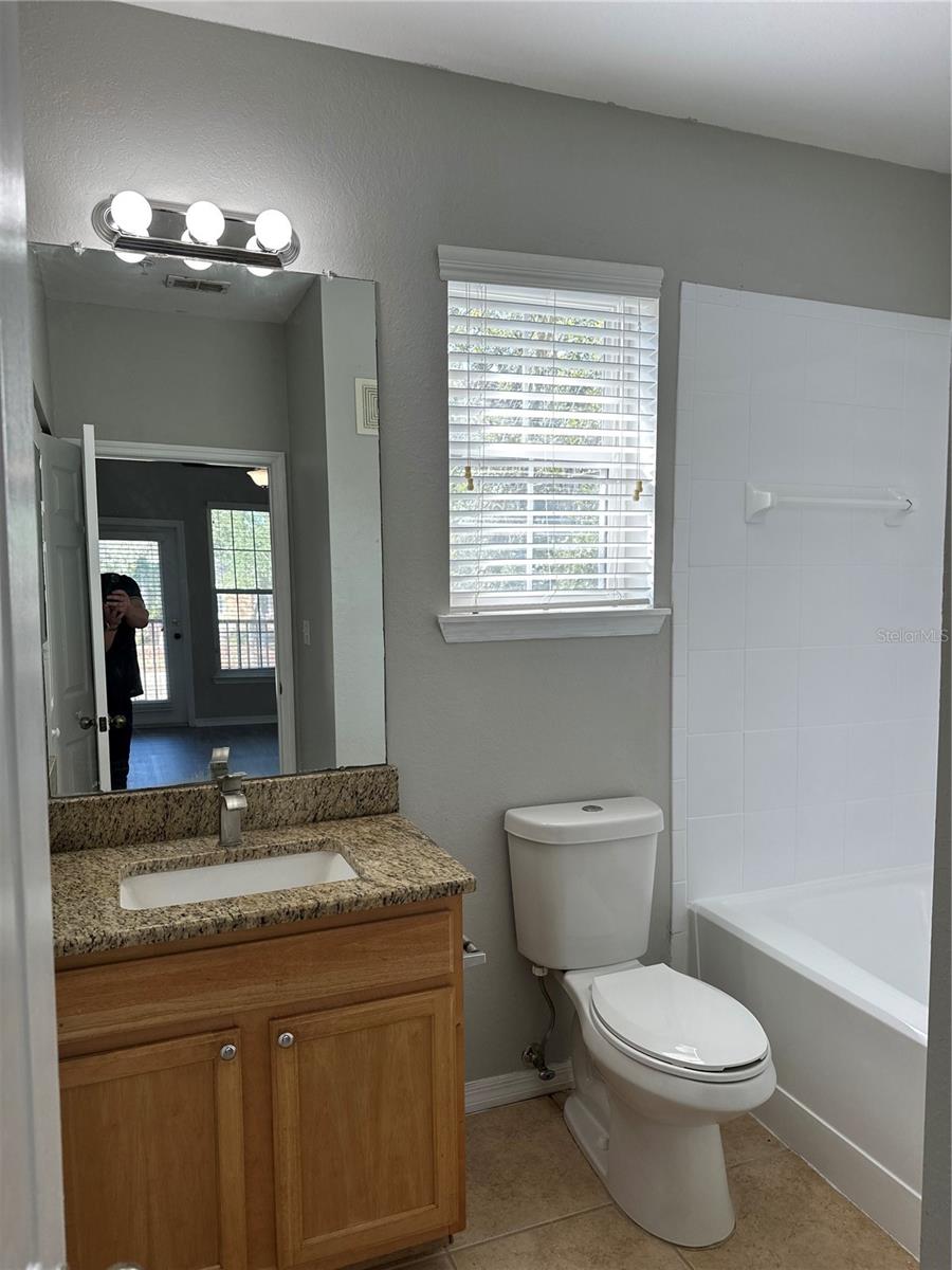 10102 COURTNEY OAKS CIR #202, TAMPA, FL, 33619