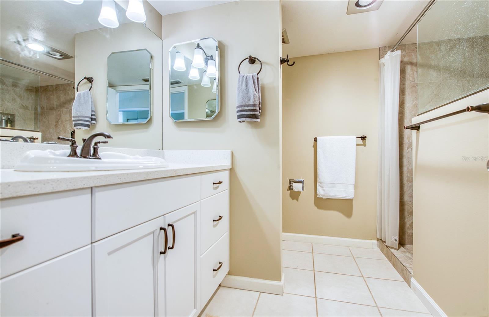 7037 SUNSET DR S #205, SOUTH PASADENA, FL, 33707