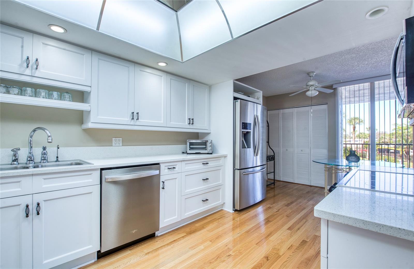 7037 SUNSET DR S #205, SOUTH PASADENA, FL, 33707