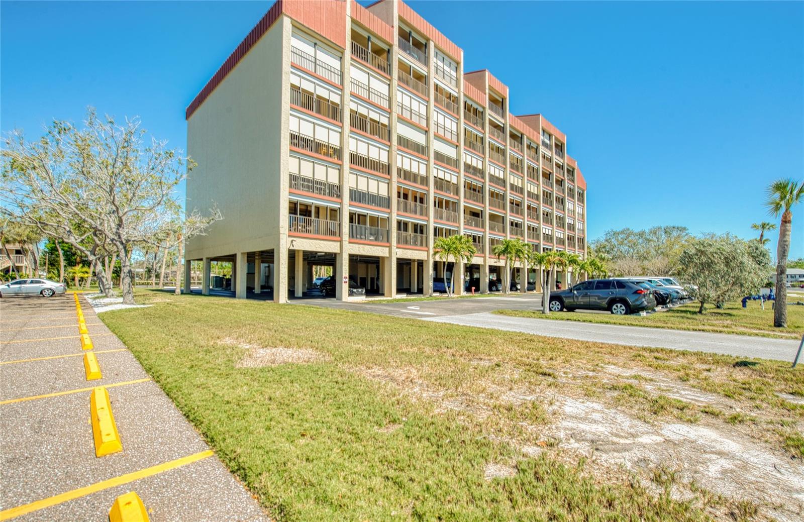 7037 SUNSET DR S #205, SOUTH PASADENA, FL, 33707